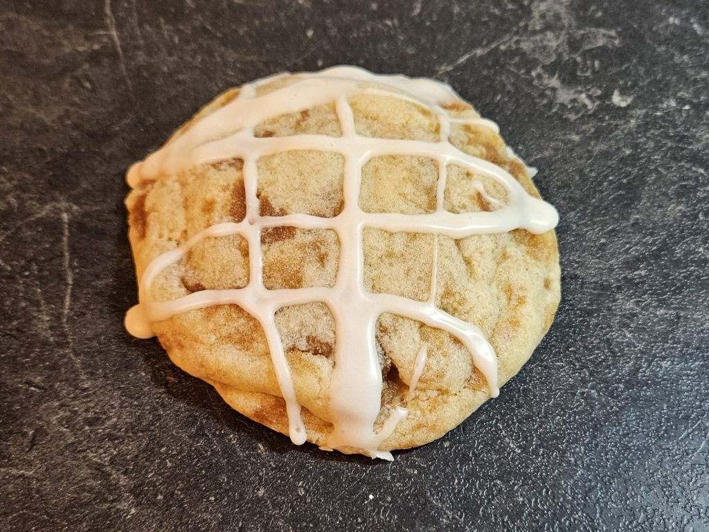 cinnamon roll cookie scaled